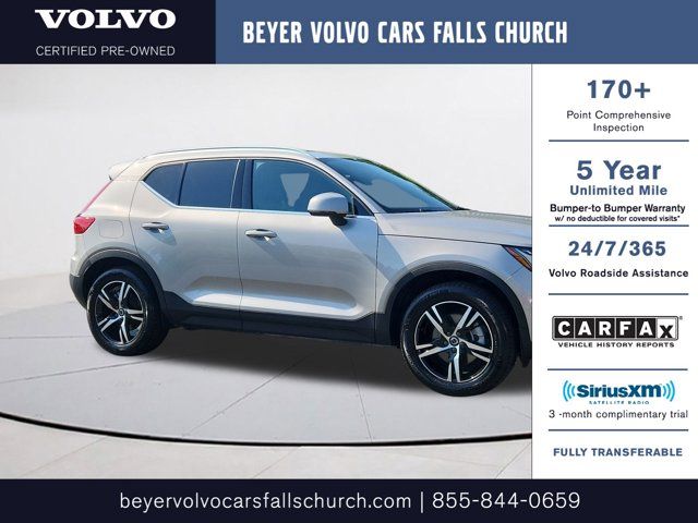 2025 Volvo XC40 Core Bright Theme