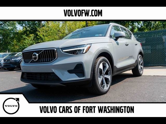 2025 Volvo XC40 Core Bright Theme