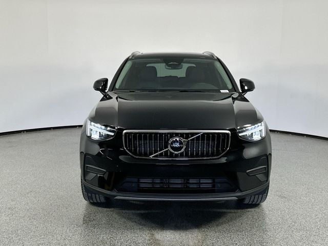 2025 Volvo XC40 Core Bright Theme