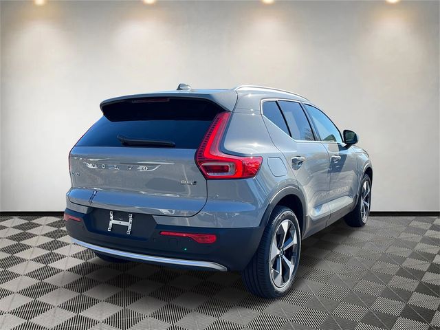 2025 Volvo XC40 Core Bright Theme