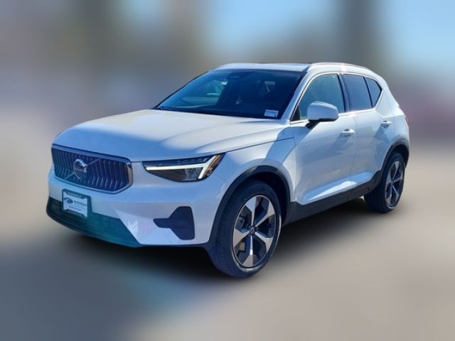 2025 Volvo XC40 Core Bright Theme