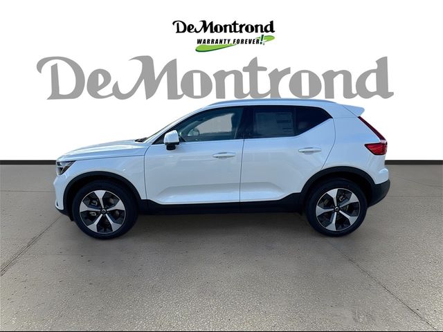 2025 Volvo XC40 Core Bright Theme