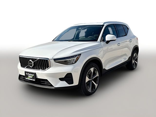 2025 Volvo XC40 Core Bright Theme