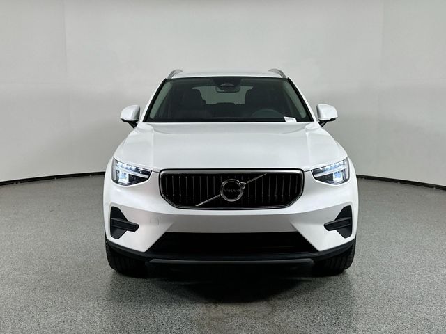 2025 Volvo XC40 Core Bright Theme