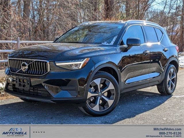 2025 Volvo XC40 Core Bright Theme