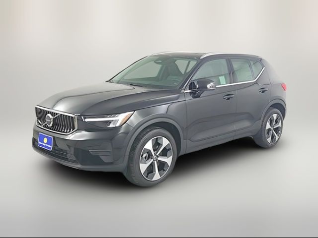 2025 Volvo XC40 Core Bright Theme