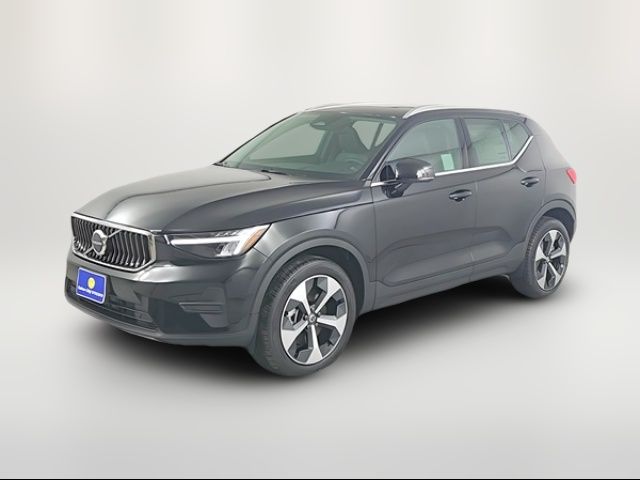 2025 Volvo XC40 Core Bright Theme