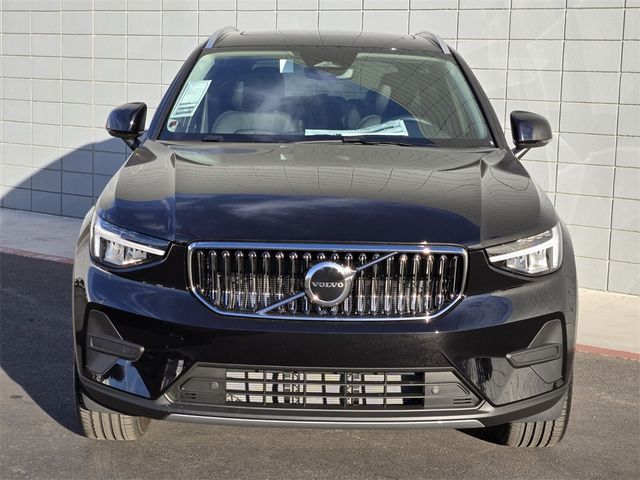 2025 Volvo XC40 Core Bright Theme