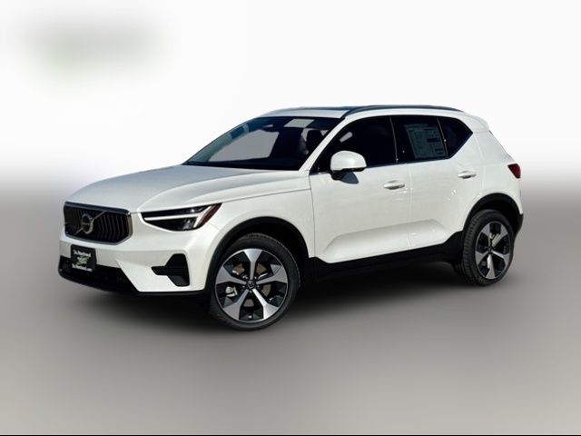 2025 Volvo XC40 Core Bright Theme