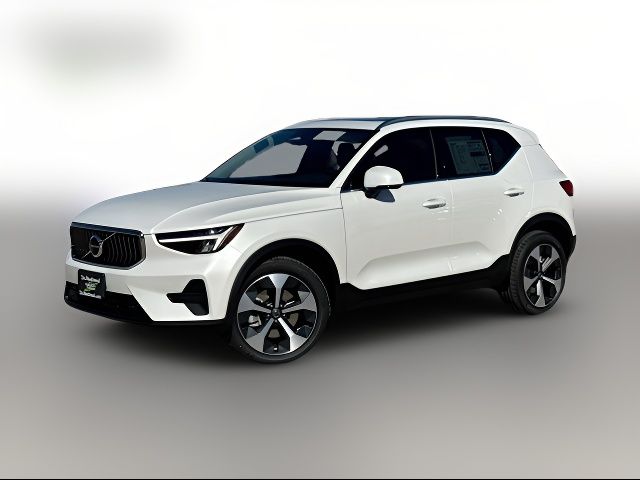 2025 Volvo XC40 Core Bright Theme