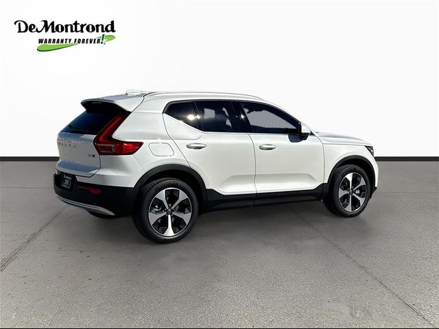 2025 Volvo XC40 Core Bright Theme