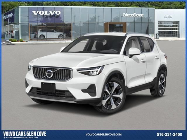 2025 Volvo XC40 Core Bright Theme