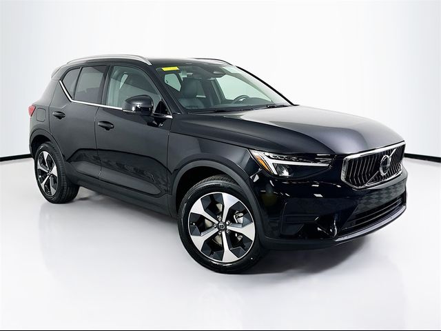 2025 Volvo XC40 Core Bright Theme