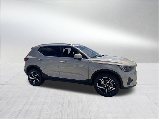 2025 Volvo XC40 Core Bright Theme