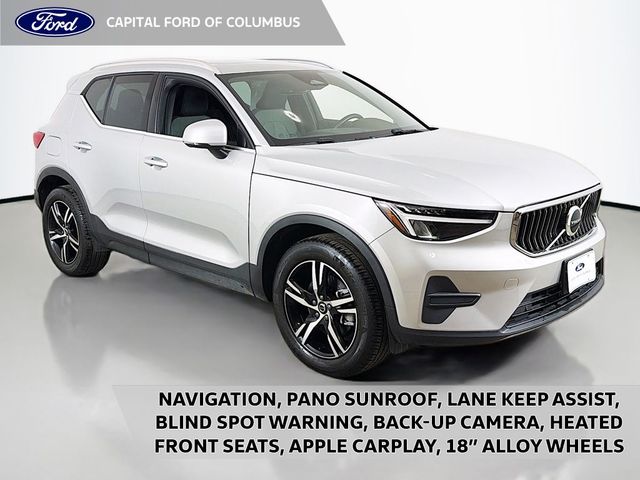 2025 Volvo XC40 Core Bright Theme