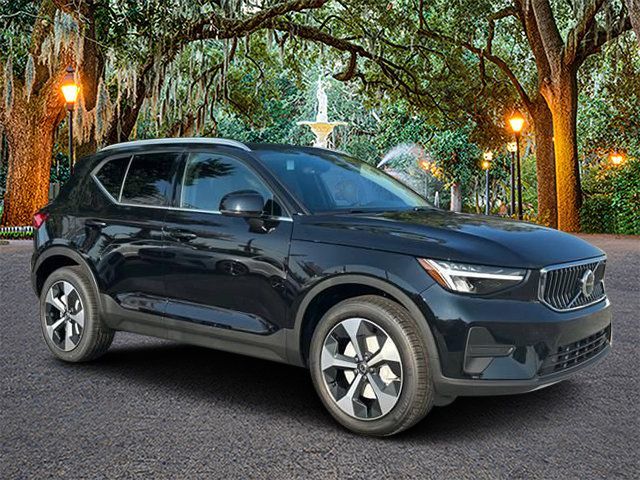 2025 Volvo XC40 Core Bright Theme