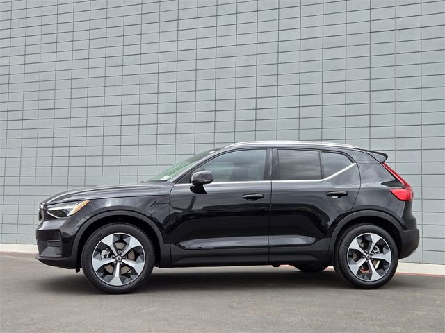 2025 Volvo XC40 Core Bright Theme