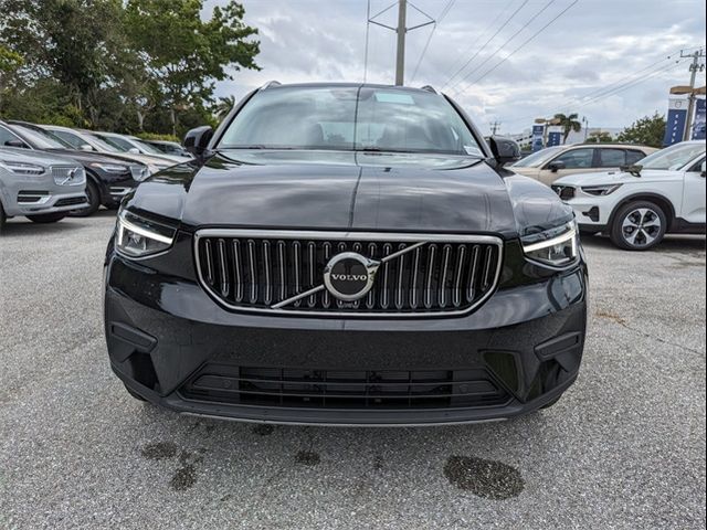 2025 Volvo XC40 Core Bright Theme