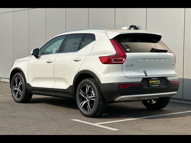 2025 Volvo XC40 Core Bright Theme