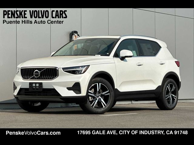 2025 Volvo XC40 Core Bright Theme