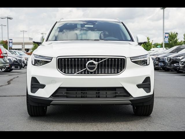 2025 Volvo XC40 Core Bright Theme