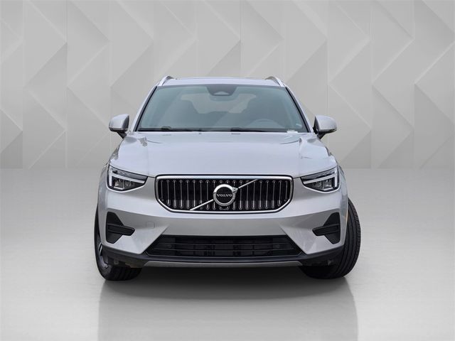 2025 Volvo XC40 Core Bright Theme