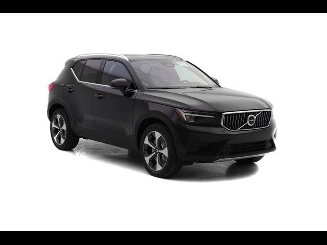 2025 Volvo XC40 Core Bright Theme