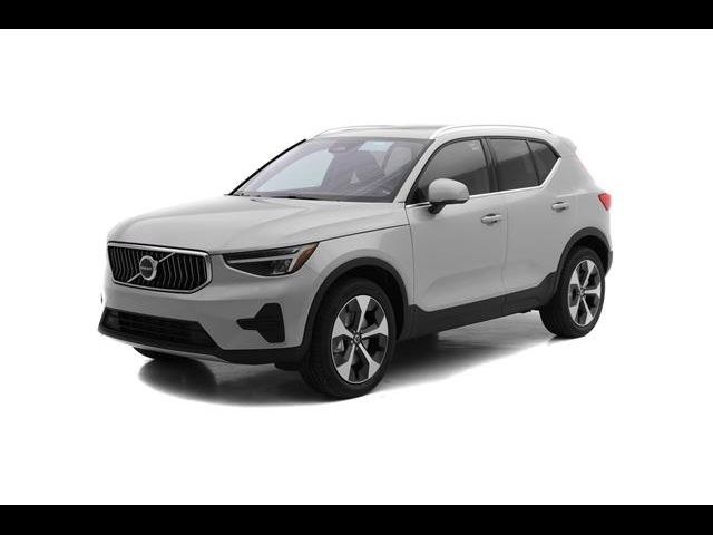 2025 Volvo XC40 Core Bright Theme