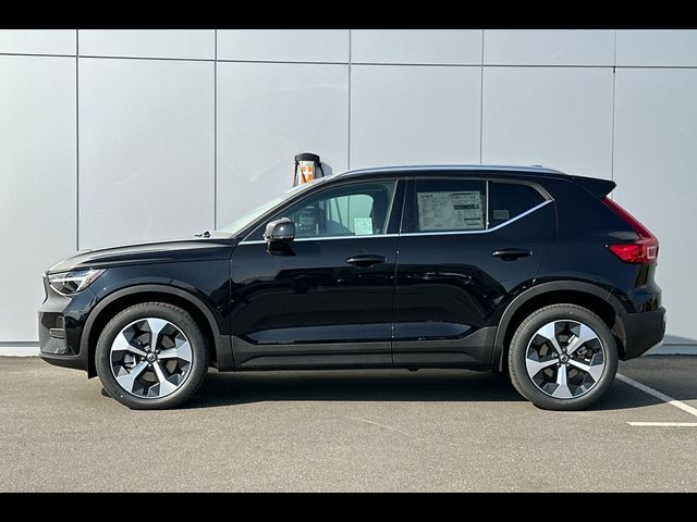 2025 Volvo XC40 Core Bright Theme