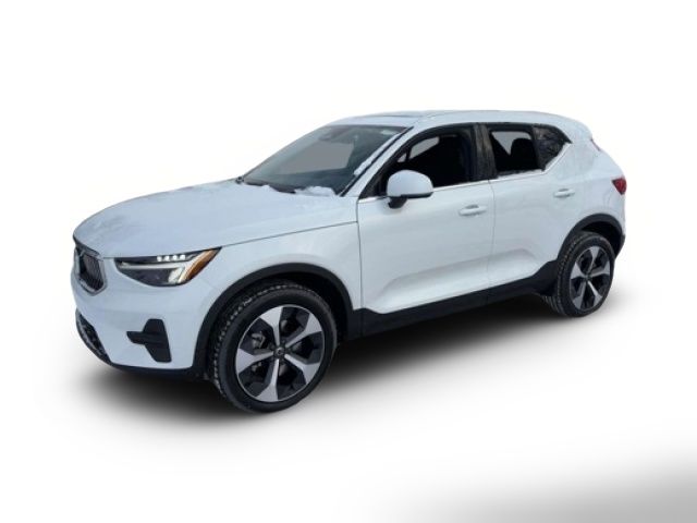 2025 Volvo XC40 Core Bright Theme