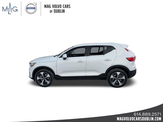 2025 Volvo XC40 Core Bright Theme