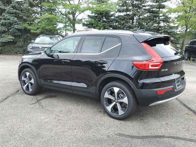 2025 Volvo XC40 Core Bright Theme