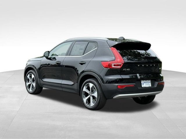 2025 Volvo XC40 Core Bright Theme