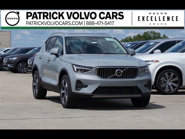 2025 Volvo XC40 Core Bright Theme