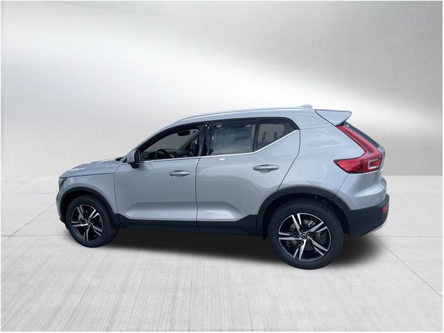 2025 Volvo XC40 Core Bright Theme