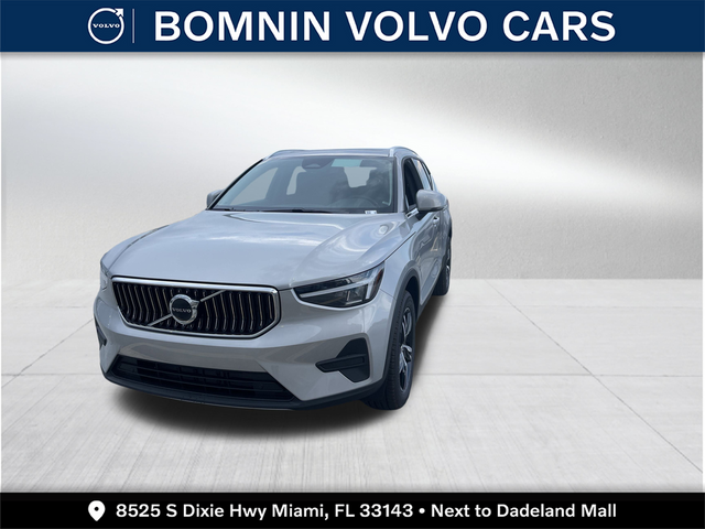 2025 Volvo XC40 Core Bright Theme