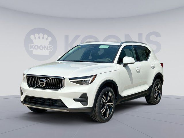 2025 Volvo XC40 Core Bright Theme