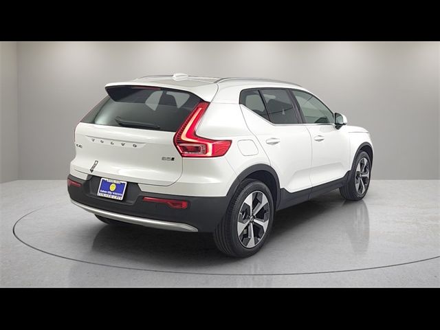 2025 Volvo XC40 Core Bright Theme