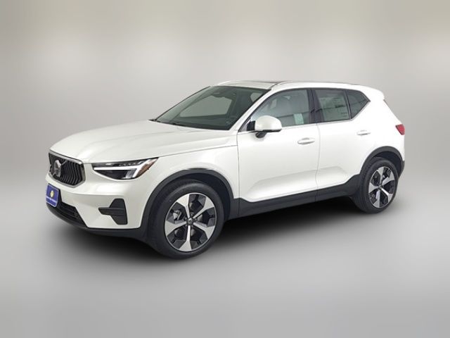 2025 Volvo XC40 Core Bright Theme