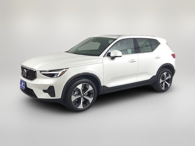 2025 Volvo XC40 Core Bright Theme