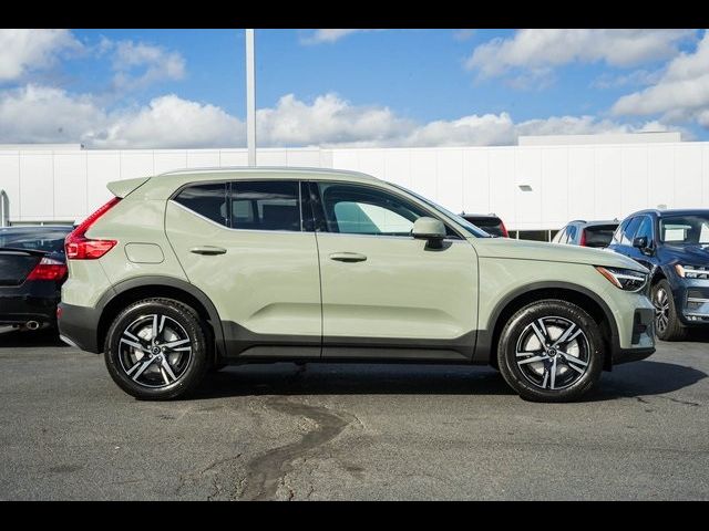 2025 Volvo XC40 Core Bright Theme