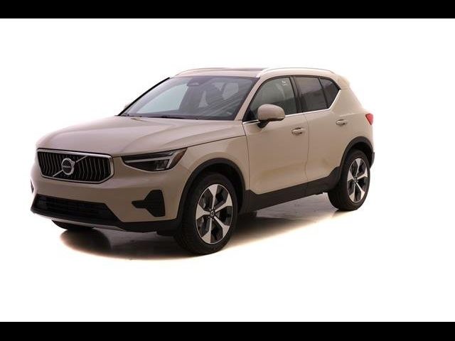 2025 Volvo XC40 Core Bright Theme