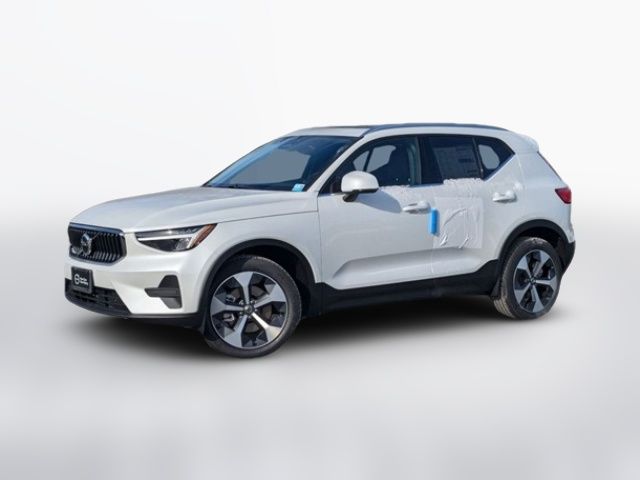2025 Volvo XC40 Core Bright Theme