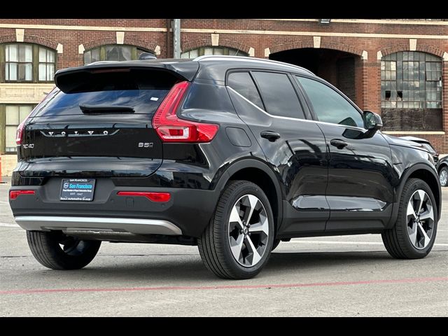 2025 Volvo XC40 Core Bright Theme