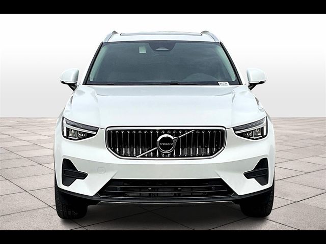 2025 Volvo XC40 Core Bright Theme