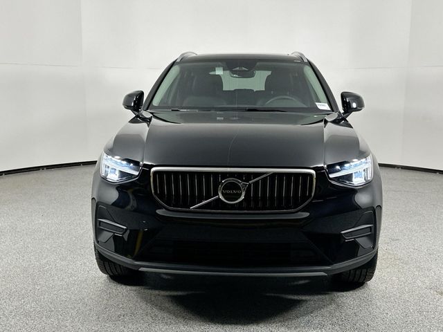 2025 Volvo XC40 Core Bright Theme