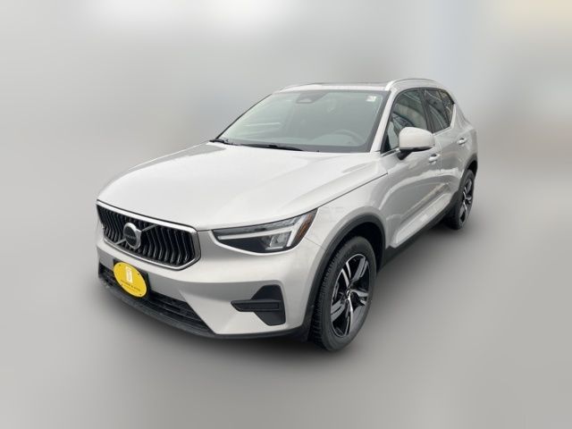 2025 Volvo XC40 Core Bright Theme