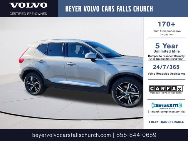 2025 Volvo XC40 Core Bright Theme