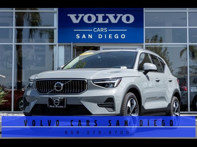 2025 Volvo XC40 Core Bright Theme