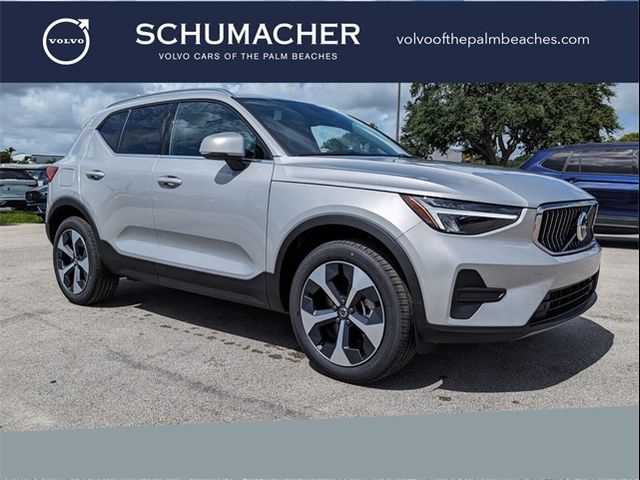 2025 Volvo XC40 Core Bright Theme